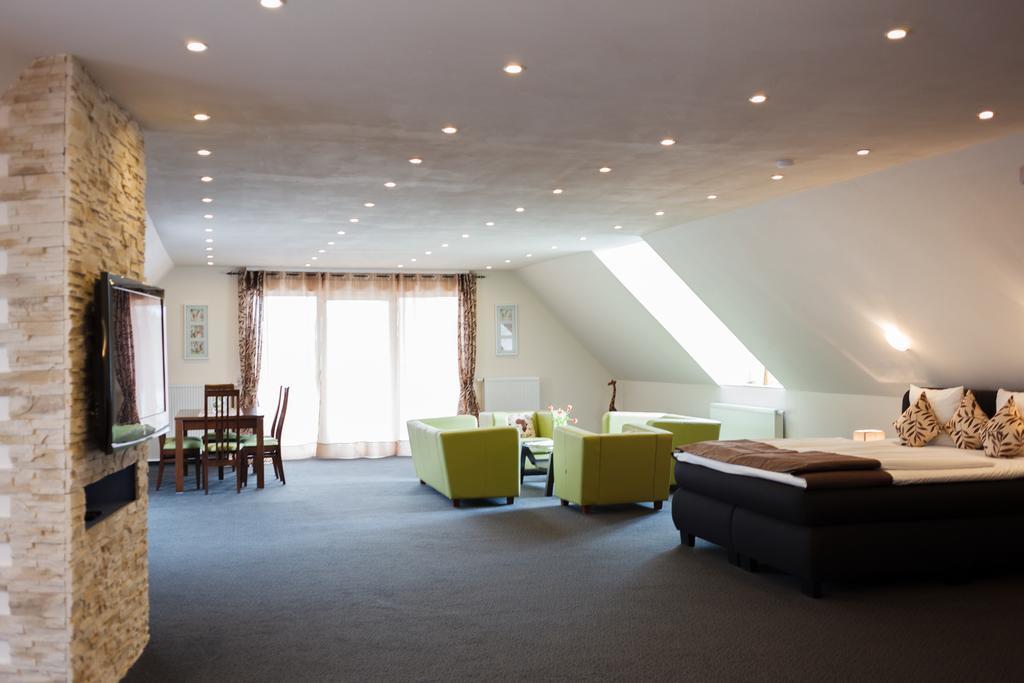 Dittmers Hotel Фленсбург Екстериор снимка
