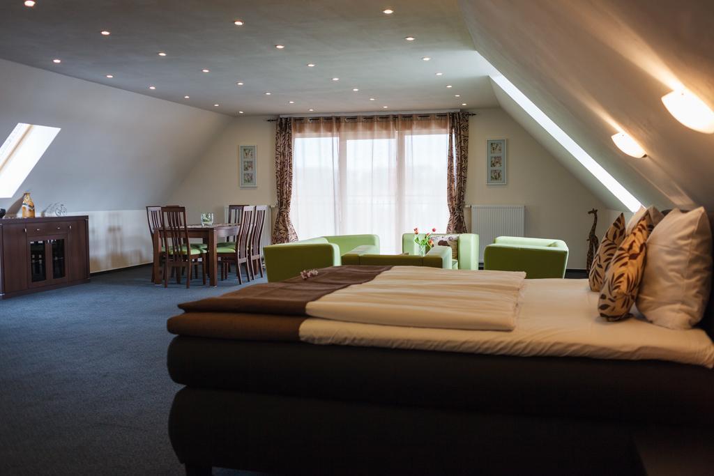 Dittmers Hotel Фленсбург Екстериор снимка